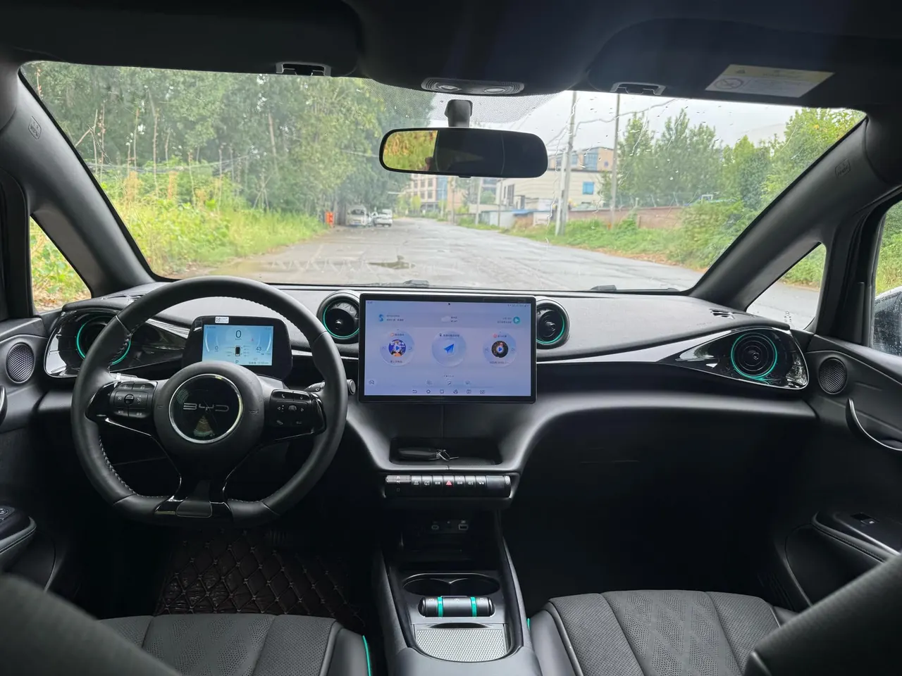 BYD 2025 Dolphin 420km Vital Edition Automatic Gear 6