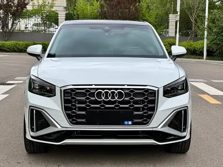 Audi Q2L 2022 35 TFSI Fashion Dynamic 2
