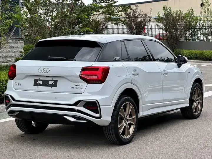 Audi Q2L 2022 35 TFSI Fashion Dynamic 6
