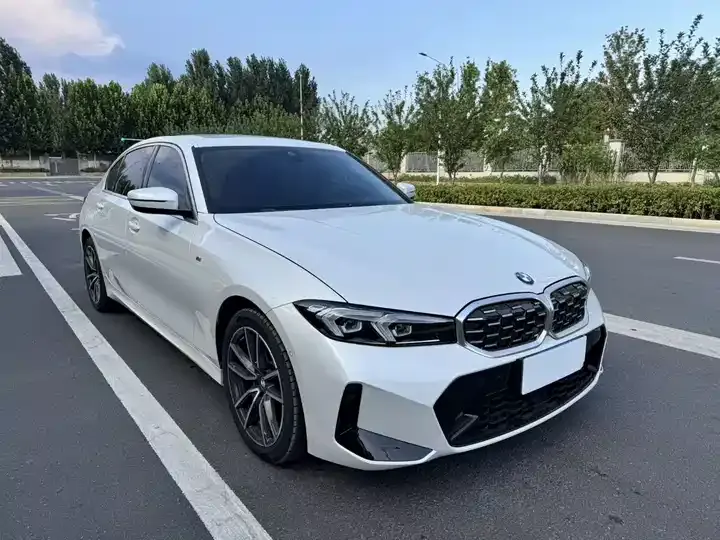 BMW 3 Series 2025 325Li M Sports Suit 3