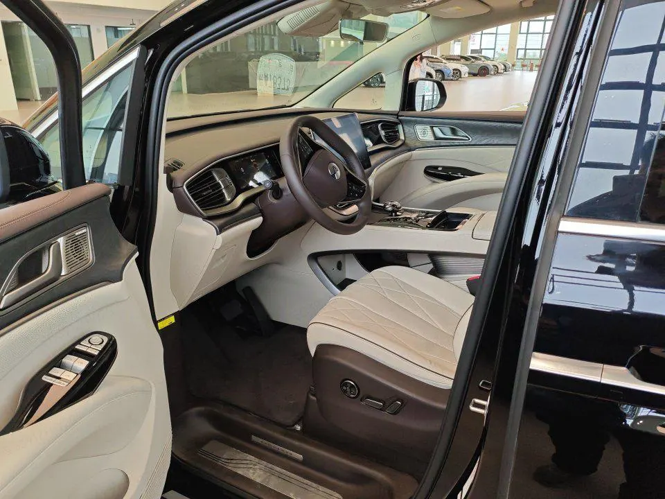 Denza 2024 Denza D9 DM-i 1.5T stepless 980 four-wheel drive distinguished automatic gear 5