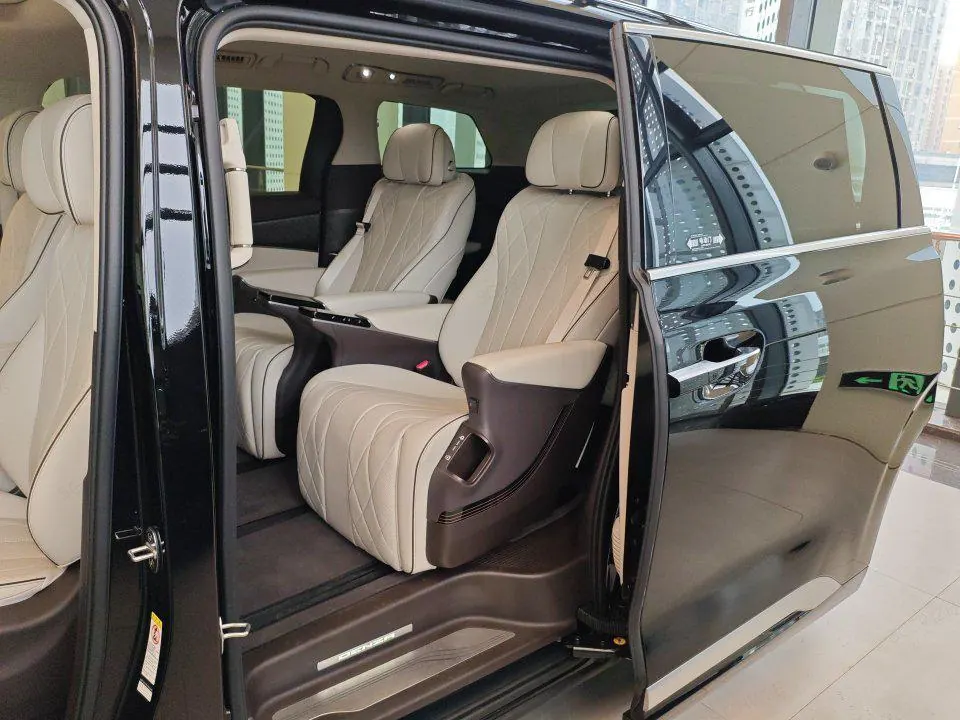 Denza 2024 Denza D9 DM-i 1.5T stepless 980 four-wheel drive distinguished automatic gear 6