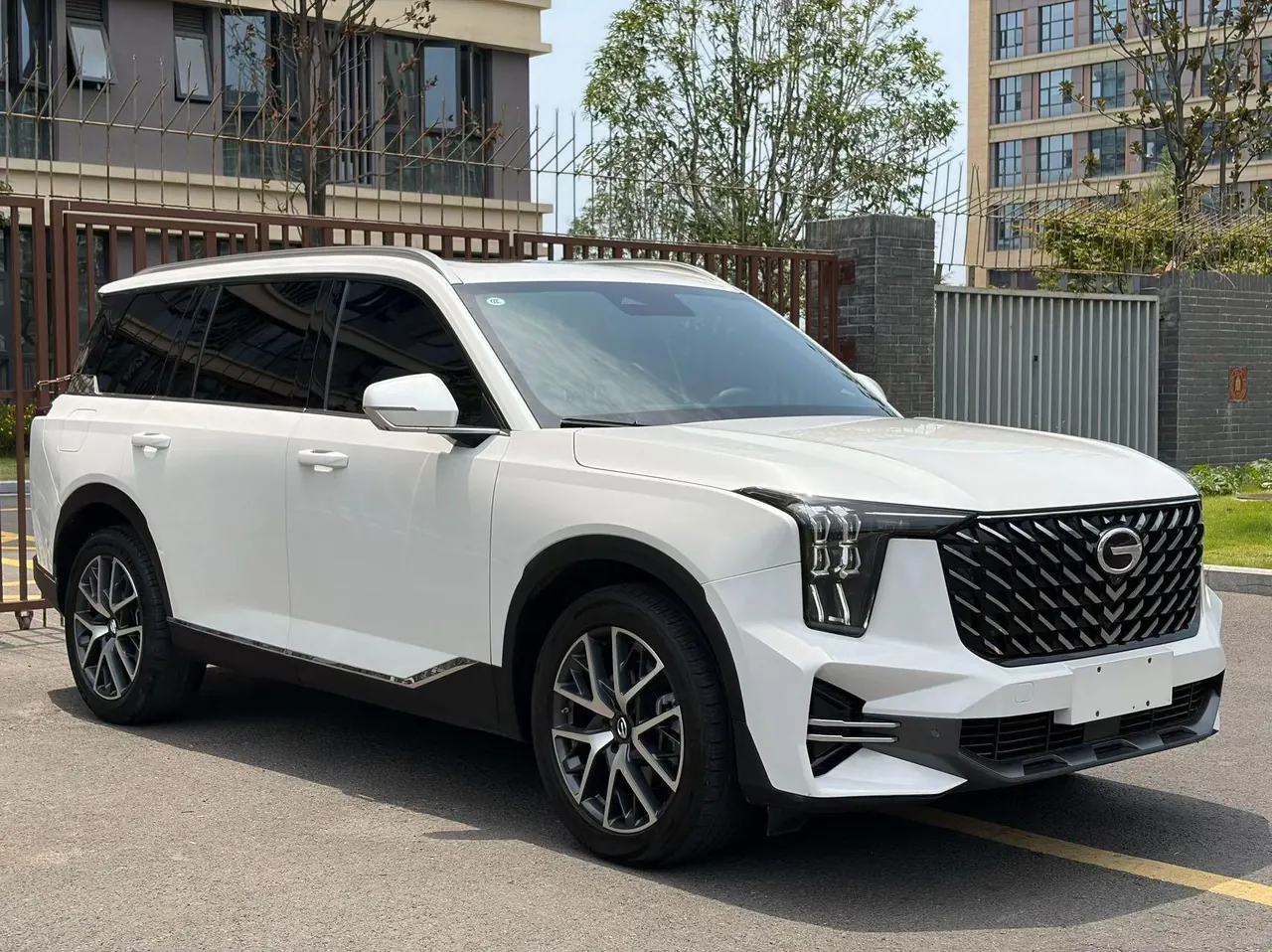 Chuanqi 2022 GS8 2.0TGDI Four-wheel Drive Deluxe Zhilian Edition Seven-seat Automatic Gear 2