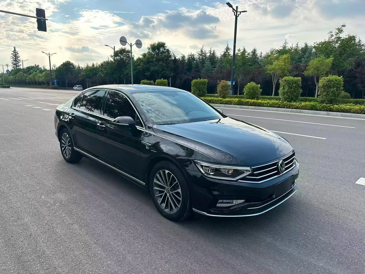 Volkswagen 2020 Magotan 2.0TSI 330TSI luxury automatic transmission 3