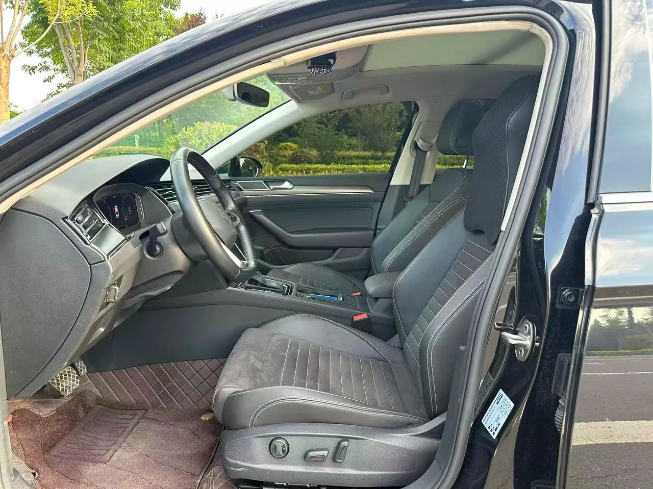 Volkswagen 2020 Magotan 2.0TSI 330TSI luxury automatic transmission 4