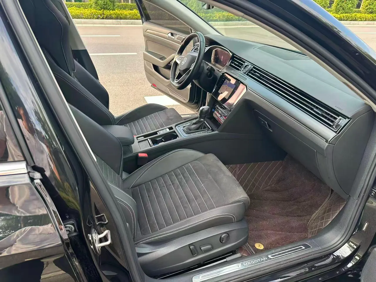 Volkswagen 2020 Magotan 2.0TSI 330TSI luxury automatic transmission 6