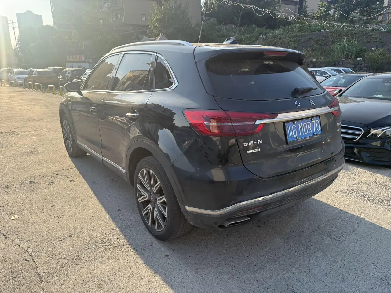 HongQi 2022 HS5 2.0T 4-wheel drive smart flag-sharing version automatic gear 5