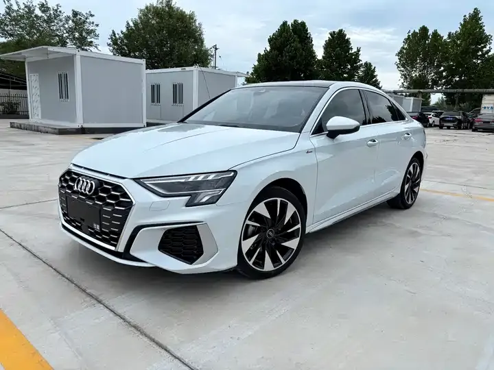 Audi A3 2023 facelift A3L Limousine 35 TFSI Fashion Sport - View 1