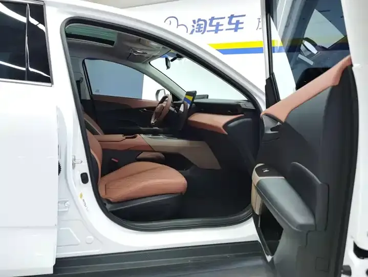 Yidong 2024 1.5T GDI Automatic Flagship 8