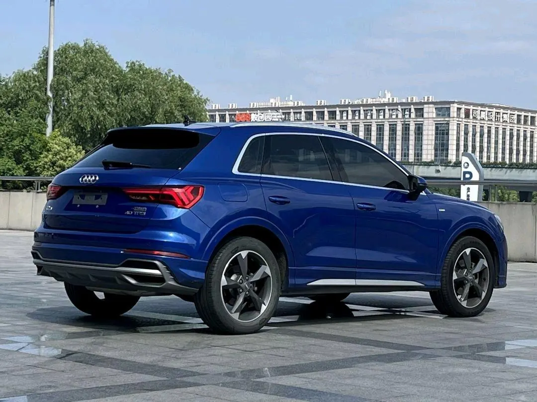 Audi 2020 Q3 2.0TFSI 40TFSI Fashion Dynamic Automatic 7