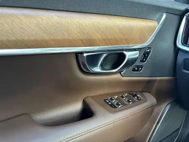 Volvo S90 2025 B5 Zhiyi Deluxe Edition 12