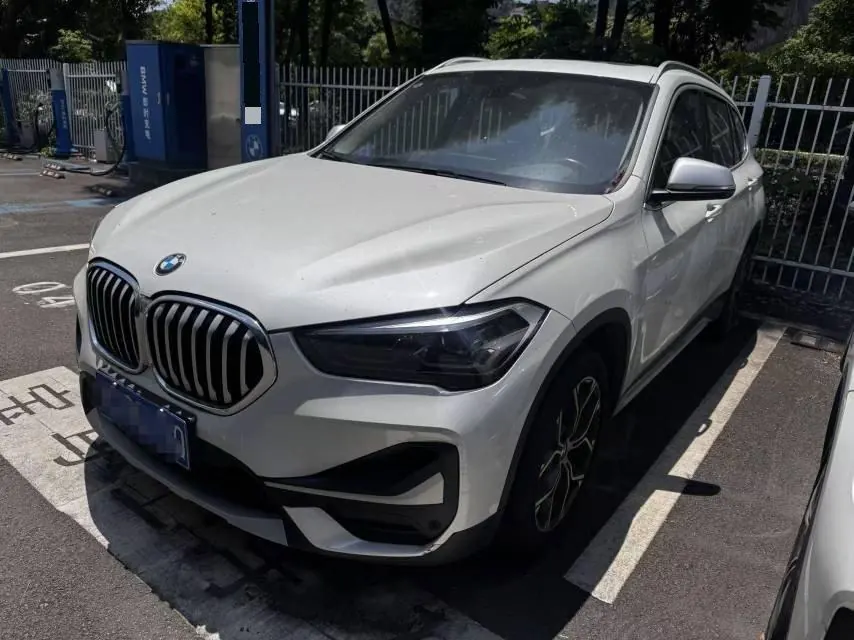 BMW 2022 X1 sDrive20Li 1.5T fashion automatic gear - View 1