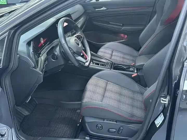Golf GTI 2023 380TSI DSG GTI 3