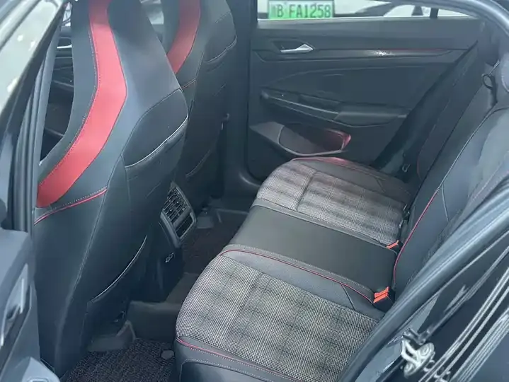 Golf GTI 2023 380TSI DSG GTI 6