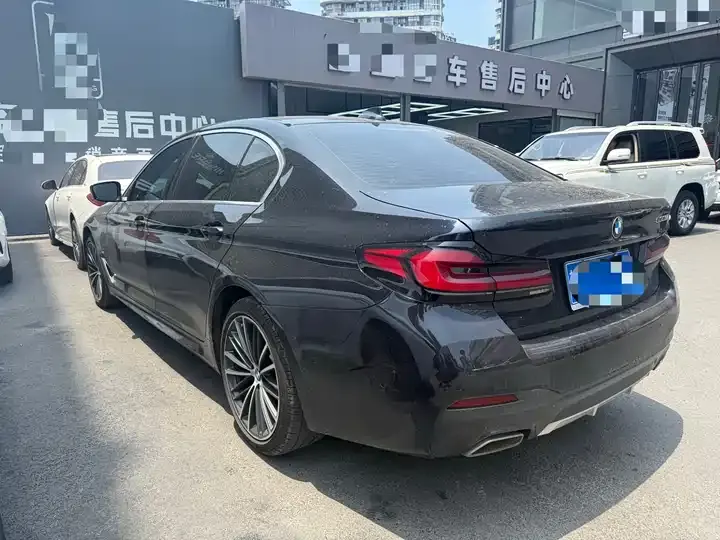 BMW 5 Series 2023 530Li Leading M Sports Suit 9