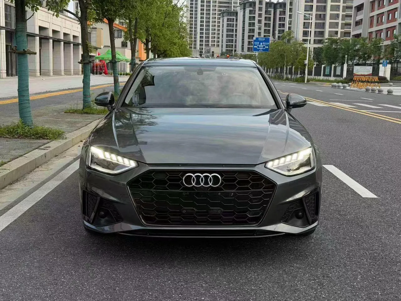Audi 2022 A4L 2.0TFSI 40TFSI Deluxe Dynamic Automatic 2