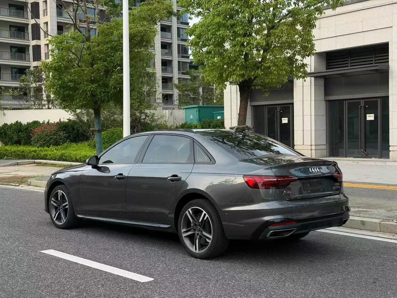 Audi 2022 A4L 2.0TFSI 40TFSI Deluxe Dynamic Automatic 4