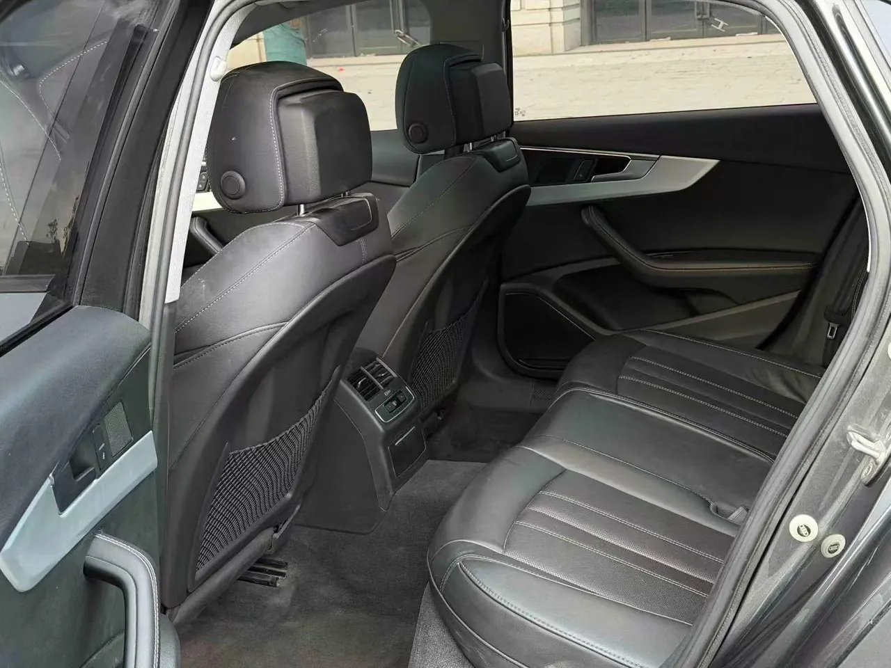 Audi 2022 A4L 2.0TFSI 40TFSI Deluxe Dynamic Automatic 5