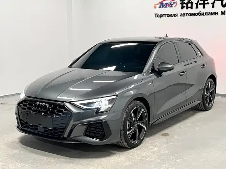 Audi A3 2023 facelift Sportback 35 TFSI fashion sporty - View 1