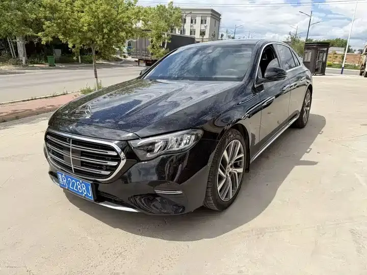 Mercedes Benz E-Class 2024 E 300 L Fashion - View 1