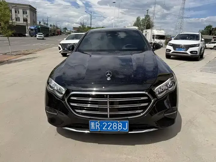 Mercedes Benz E-Class 2024 E 300 L Fashion 2