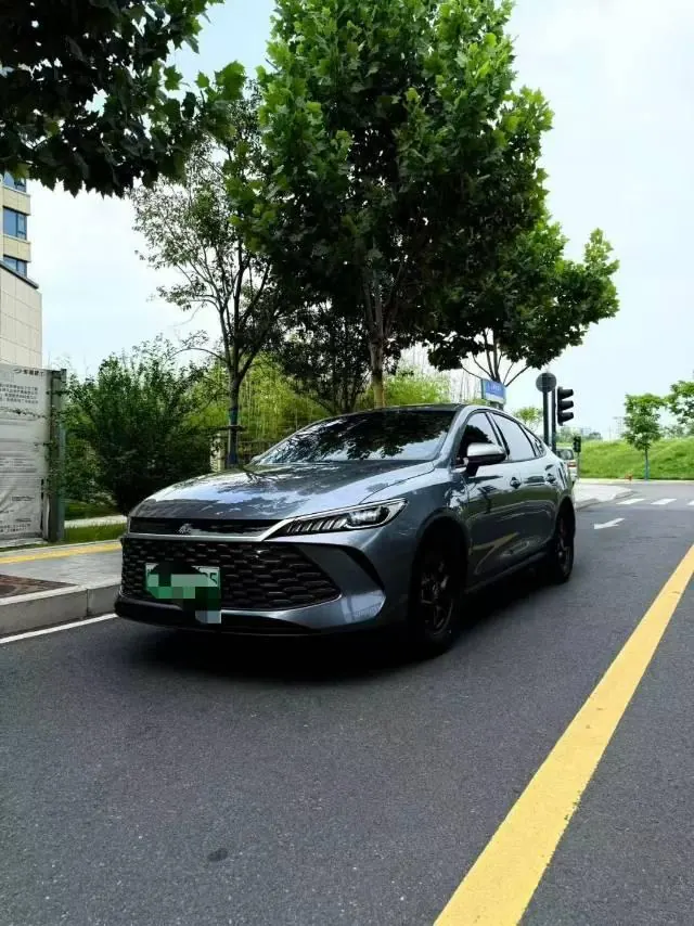 BYD 2025 Qin PLUS DM-i 1.5 stepless intelligent driving version 55KM leading automatic gear - View 1