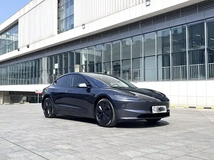 Model 3 2023 rear-wheel drive version 3