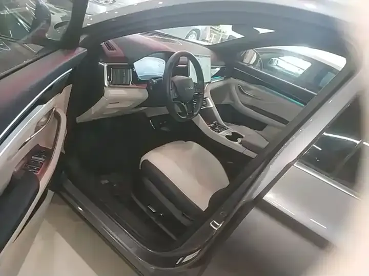 Song PLUS New Energy 2024 Glory Edition DM-i 71km Luxury Model 12