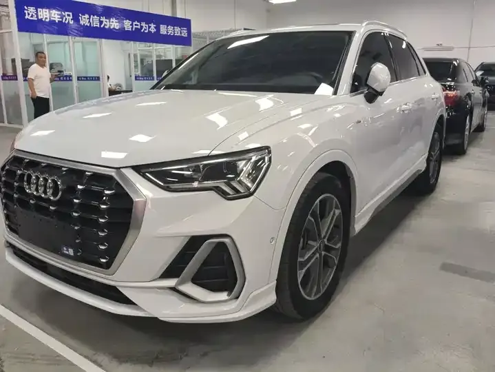Audi Q3 2022 40 TFSI Fashion Dynamic - View 1