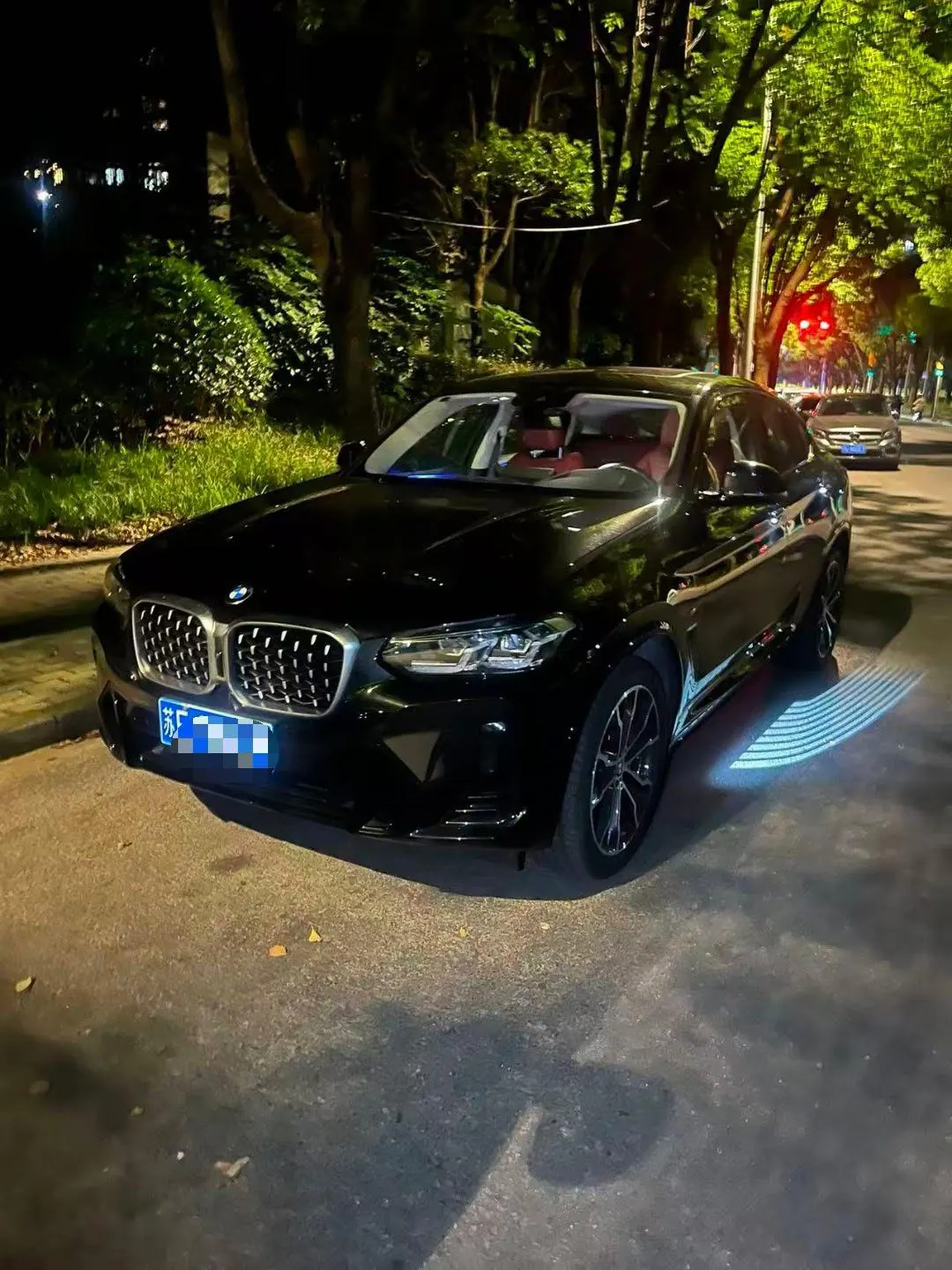 Открыть галерею: BMW X4 (Imported) 2022 X4 xDrive30i 2.0T M Sports Suit Automatic Gear