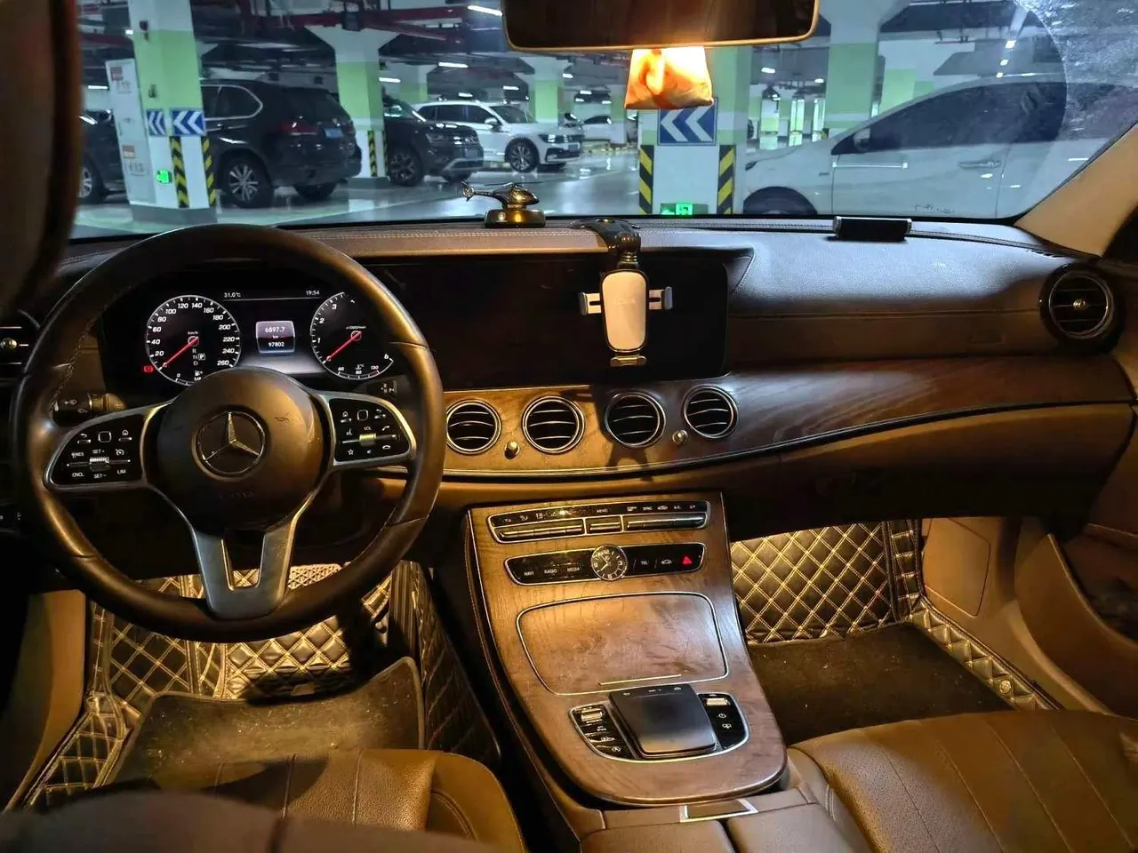 Mercedes Benz E-Class 2020 E 300 L 2.0T Special Edition (Modified) Automatic Gear 6