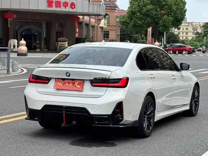 BMW 3 series 2023 325Li M sports obsidian night suit 4