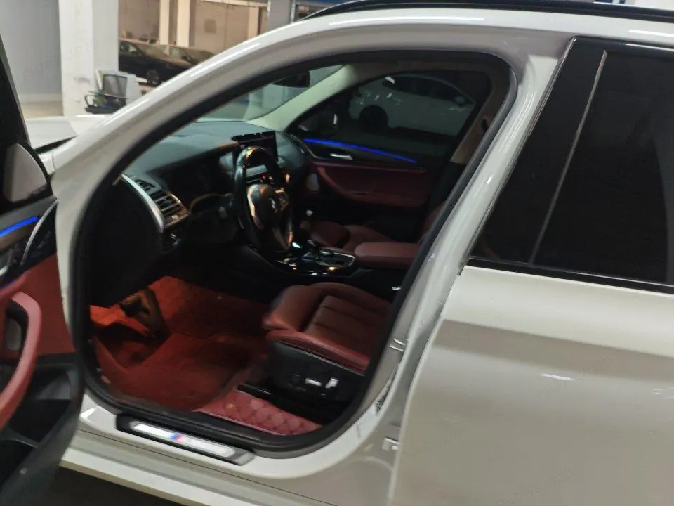 BMW 2023 X3 xDrive30i 2.0T Leading M Obsidian Night Suit Automatic Gear 3