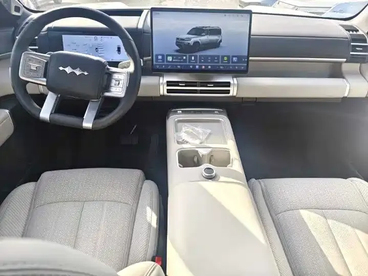Titanium 7 2025 190KM 4WD Max Edition 5