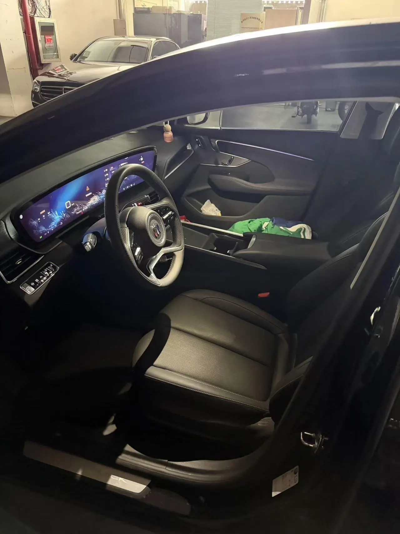 Buick 2025 LaCrosse 2.0T 28T Platinum Edition, automatic transmission 2