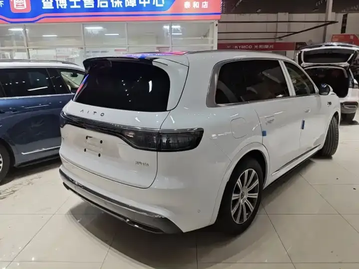 AITO M8 2025 extended range Max version 37kWh 6-seat version (192-line laser Radar) 3