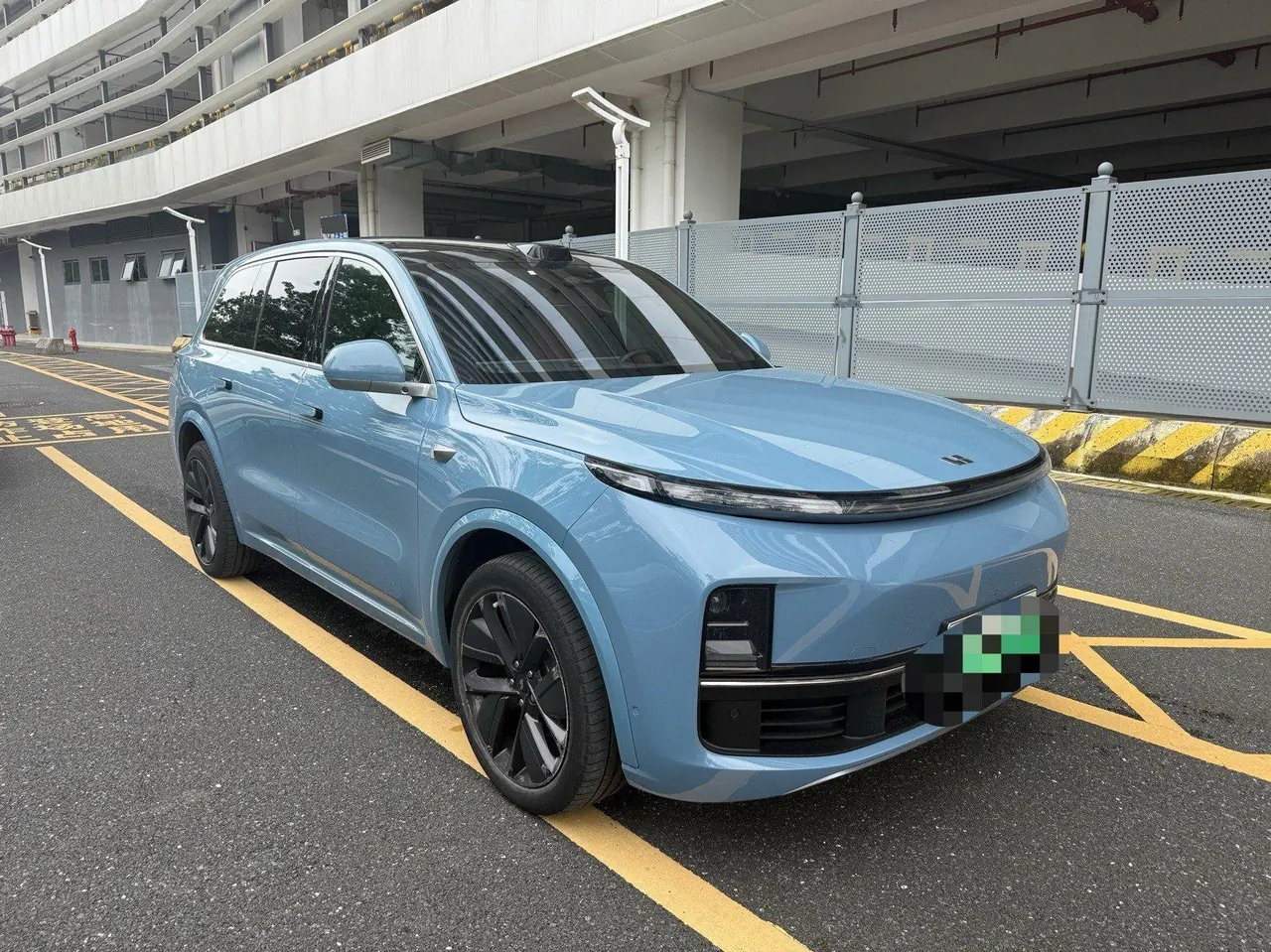 Li 2022 L9 1.5T Max Edition Automatic Gear 7