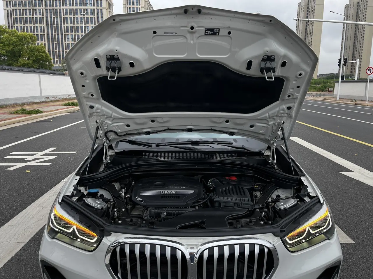 BMW 2022 X1 sDrive20Li 1.5T fashion automatic gear 12
