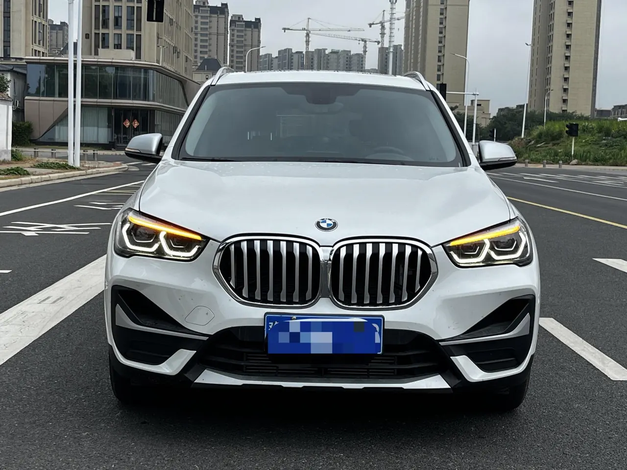 BMW 2022 X1 sDrive20Li 1.5T fashion automatic gear 2