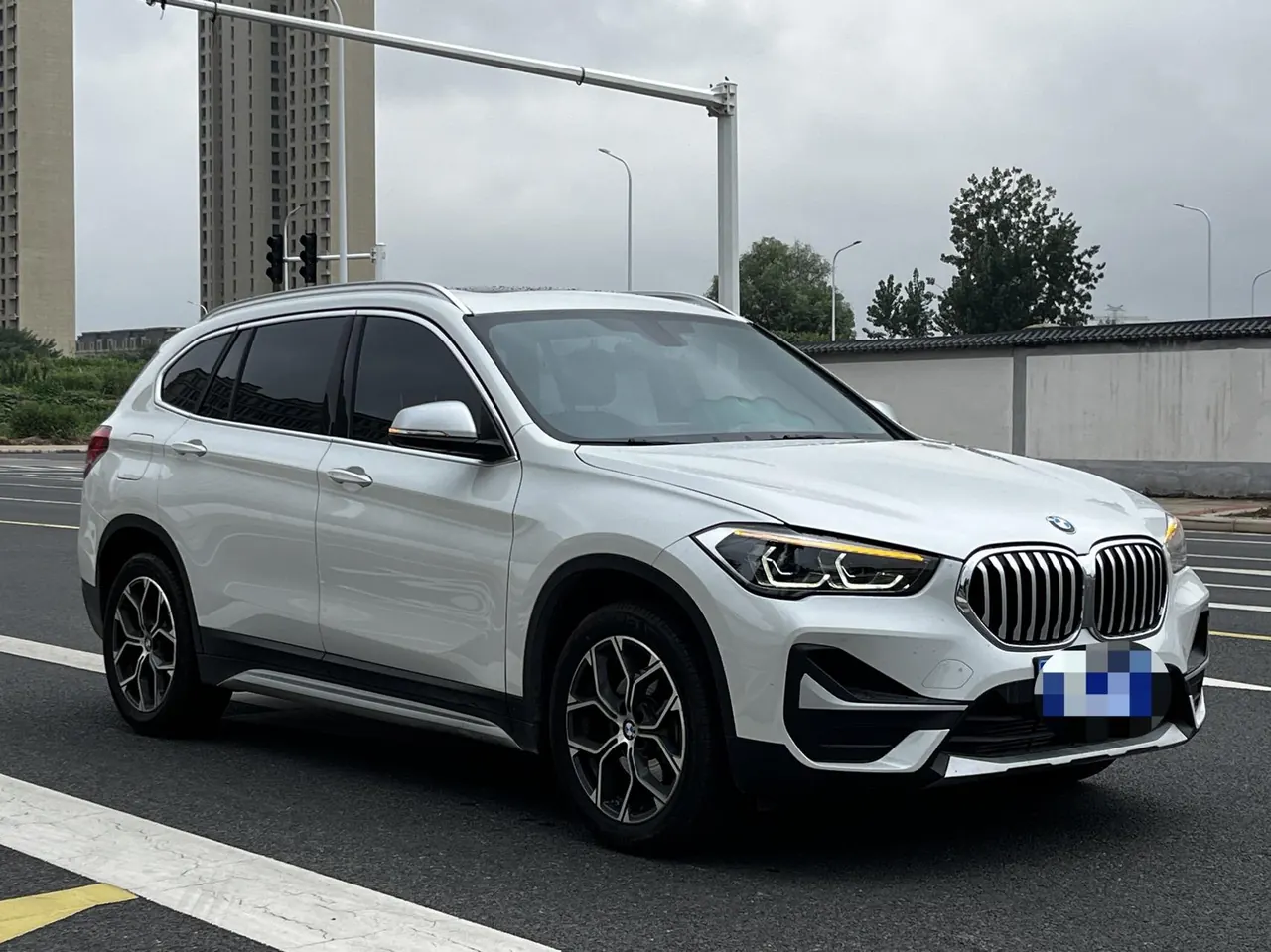 BMW 2022 X1 sDrive20Li 1.5T fashion automatic gear 3