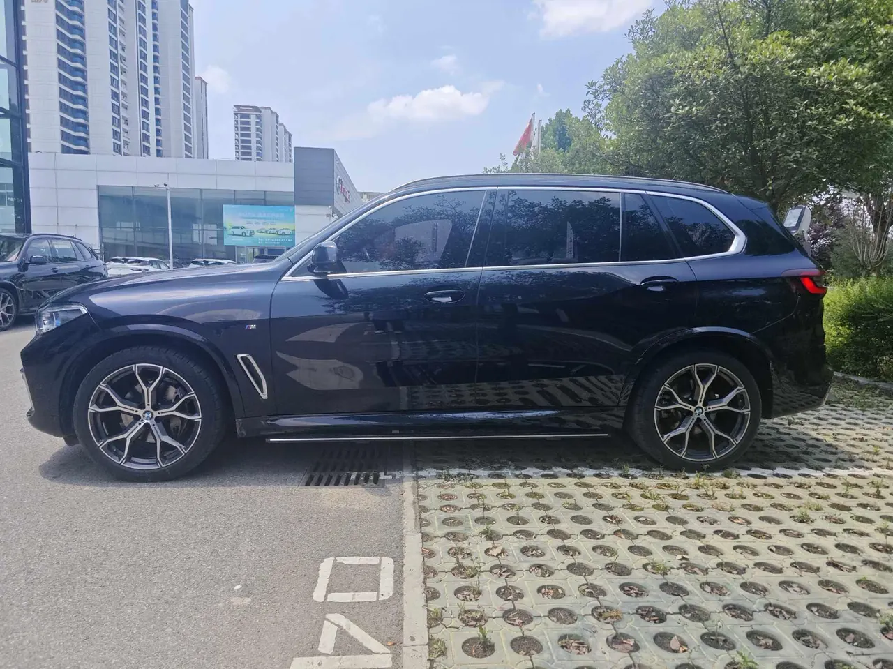 BMW 2022 X5 xDrive40Li 48V 3.0T M sports suit (modified) automatic gear 3