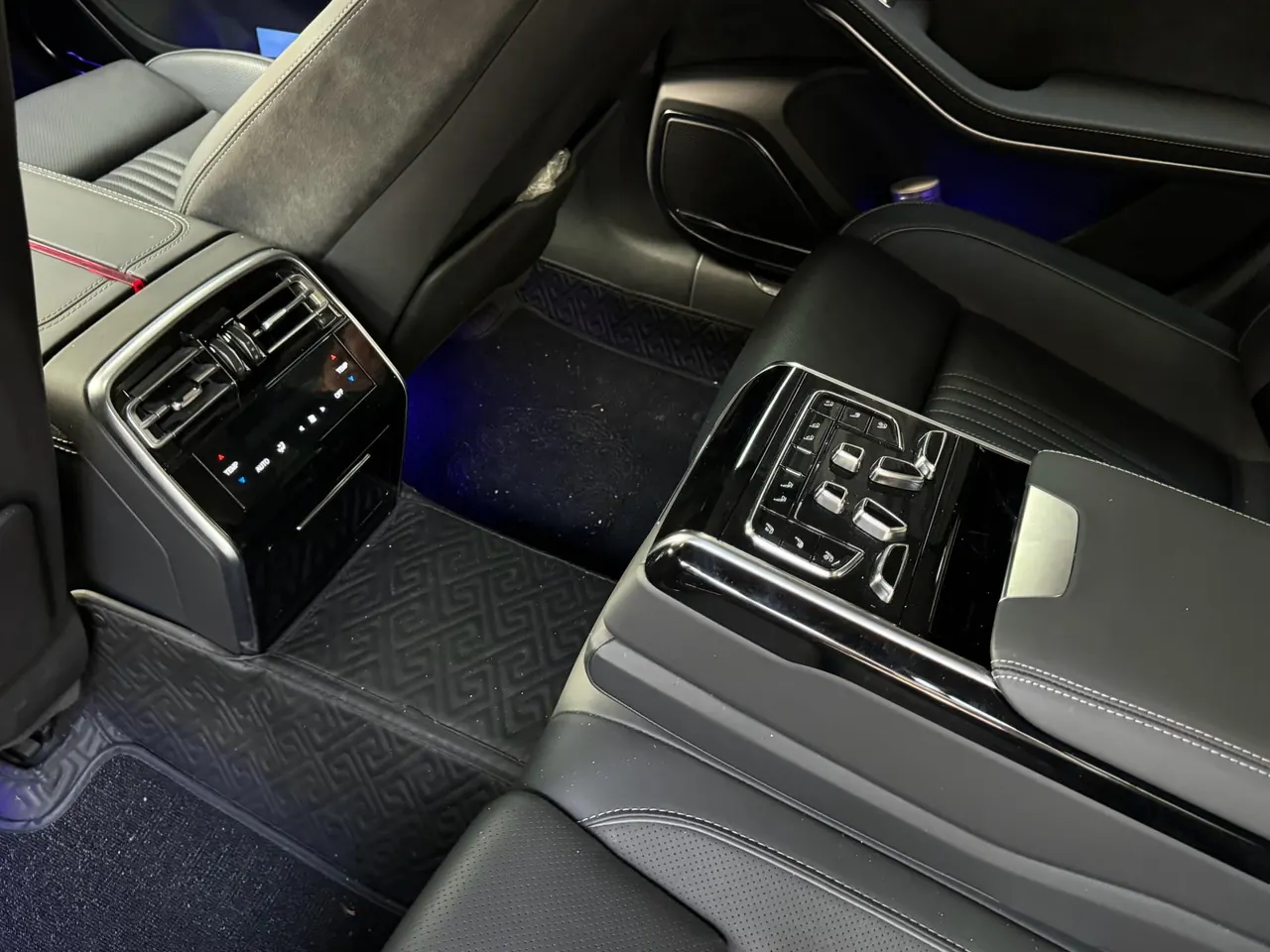 HongQi 2020 H9 48V 2.0T Zhilian Qi Chang Edition Automatic Gear 6
