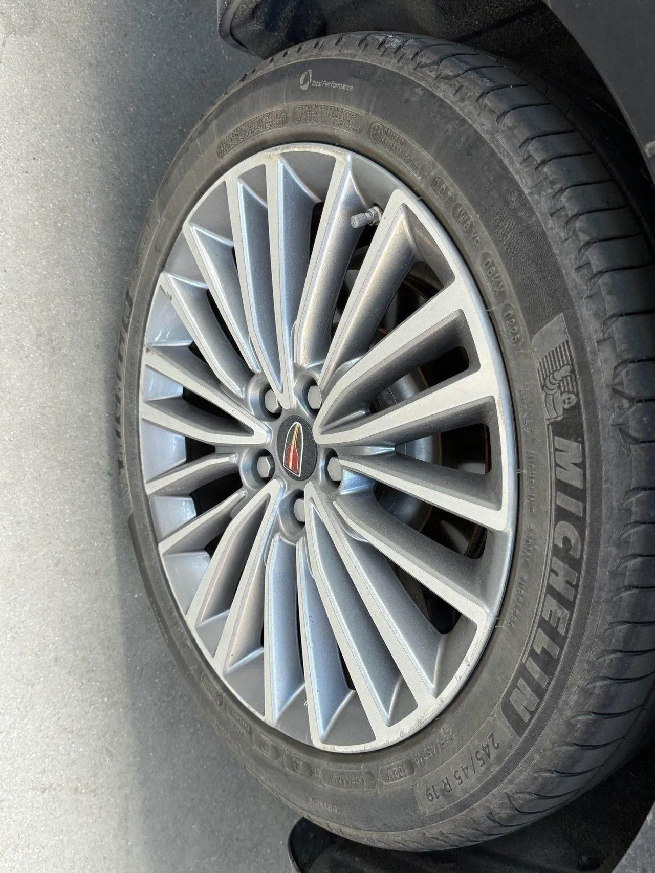 HongQi 2020 H9 48V 2.0T Zhilian Qi Chang Edition Automatic Gear 8