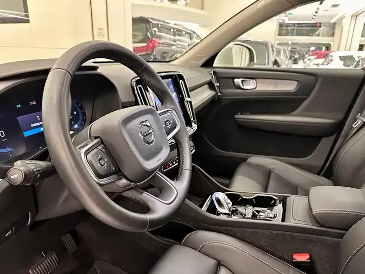 Volvo XC40 2025 B4 4WD Zhiyuan Deluxe Edition 10