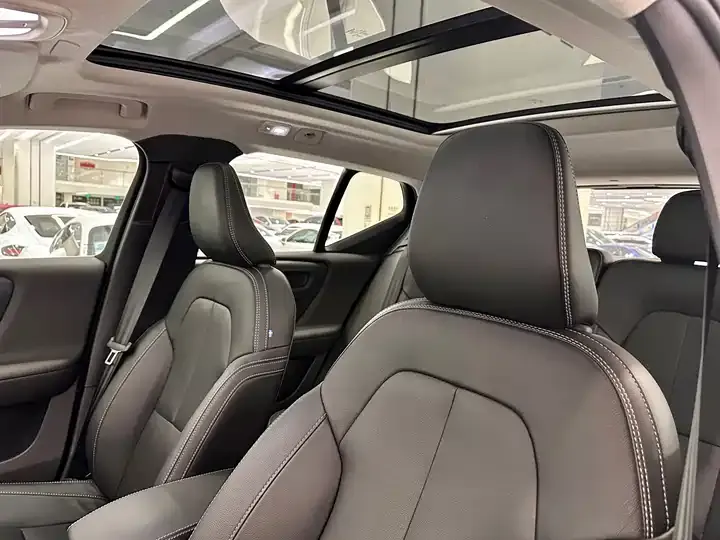 Volvo XC40 2025 B4 4WD Zhiyuan Deluxe Edition 11