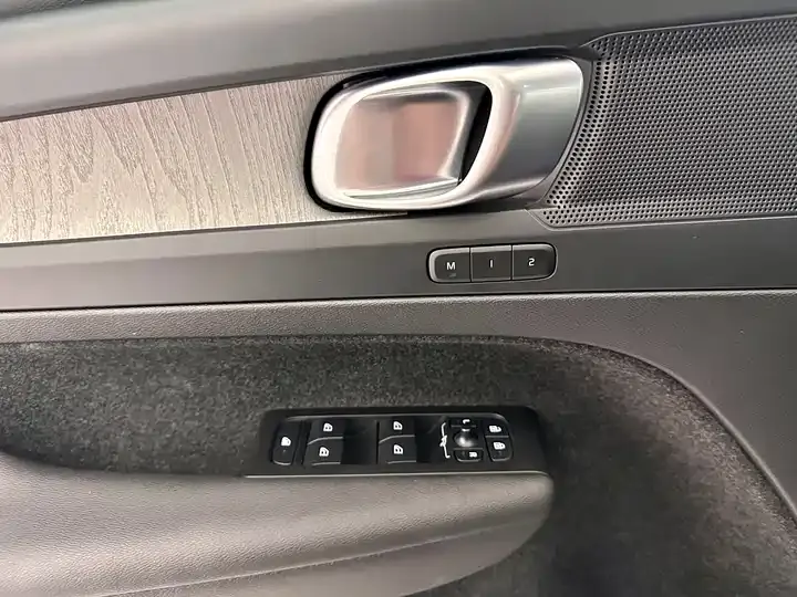 Volvo XC40 2025 B4 4WD Zhiyuan Deluxe Edition 12
