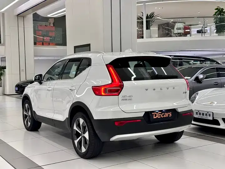 Volvo XC40 2025 B4 4WD Zhiyuan Deluxe Edition 4