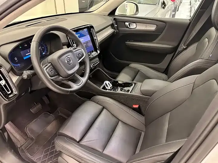 Volvo XC40 2025 B4 4WD Zhiyuan Deluxe Edition 7