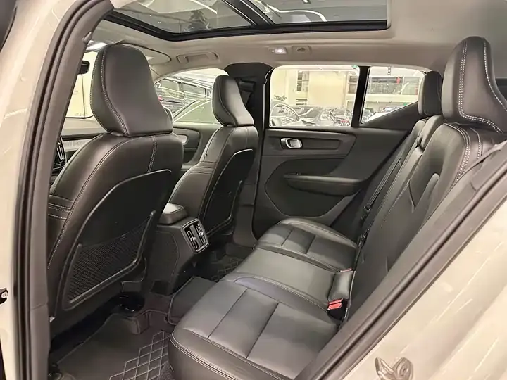 Volvo XC40 2025 B4 4WD Zhiyuan Deluxe Edition 8