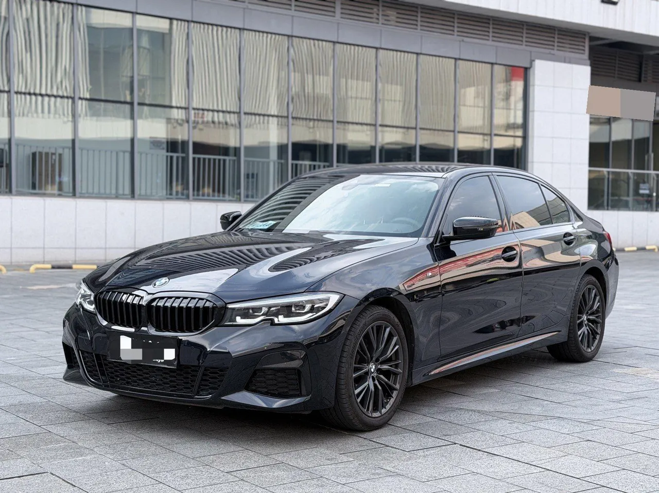 打开图片灯箱:BMW 3 Series 2022 325Li 2.0T M Sports Obsidian Night Kit (Changed) Automatic Gear